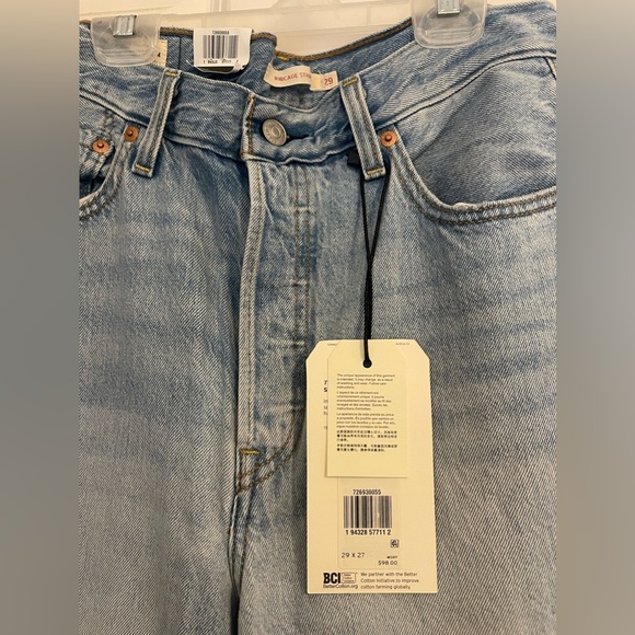 New! Levi’s Ribcage Denim. - Picture 5 of 6